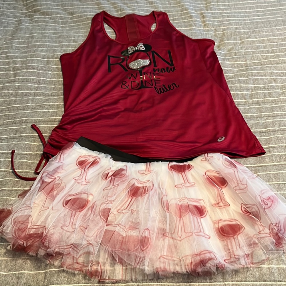 Disney Wine & Dine running outfit M/L